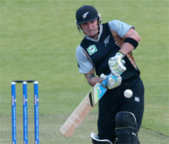 McCullum, Guptill set up New Zealand win