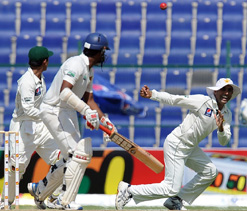Sri Lanka slump to spirited Pakistan bowling