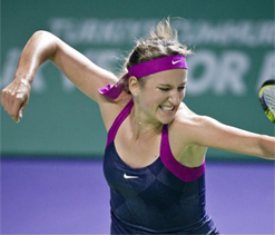 Azarenka reaches semis at WTA Championships