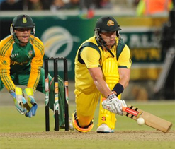 Hussey clinches series for Australia against South Africa