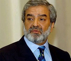 Mani suggests Ashraf to keep away from team affairs, players