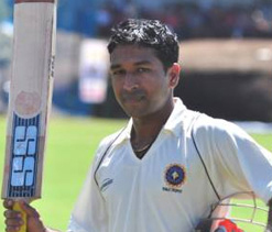 Kerala struggle to reach 121/4 in first innings