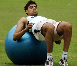 Nehra comes in as Delhi look to make amends for Valsad debacle