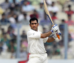 I`m neither specialist batsman nor extraordinary keeper, says MS Dhoni