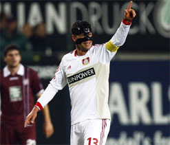 Bayer Leverkusen beats Kaiserslautern 2-0