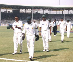 Vaughan suspects fixing in 2000 Karachi Test