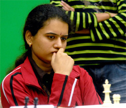 Humpy suffers second defeat; trails Yifan 2-4