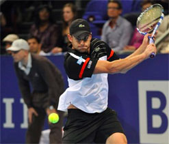 Roddick, Isner advance at Paris Masters