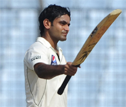 Hafeez leads Pakistan charge with century