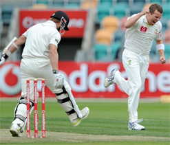 Australia openers reach tea in Hobart run chase