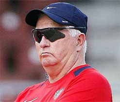 India needs to keep pressure on Oz batsmen: Fletcher