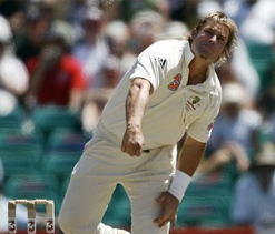 Warne burns bowling hand ahead of Big Bash