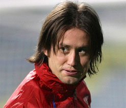 Wolfsburg eye Arsenal`s Rosicky, Bayern`s Olic