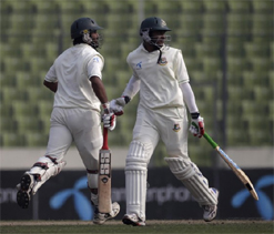 Nafees, Shakib rally Bangladesh