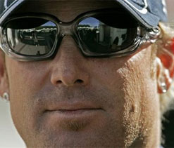 Warne, MacGill renew old rivalry during Big Bash League