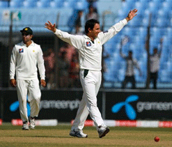 Bangladesh in trouble in first Test vs Pakistan