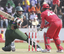 Zimbabwe put Pakistan in to bat in third ODI