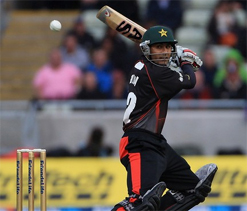 Razzaq unsure about getting Indian visa for CL T20
