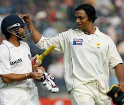 Akhtar targets Sachin; admits to ball tampering in his memoir