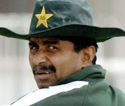 PCB again asks Miandad to respond to show cause notice