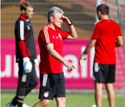 Bayern boss waiting on trio for City showdown