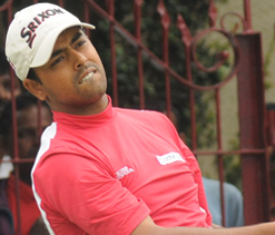 Lahiri leads, Himmat grabs second place at DLF Masters