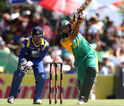 Amla and Duminy steer South Africa to victory