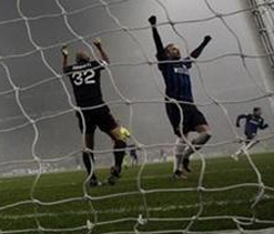 Milito gives Inter surprise win over Milan