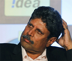 As a cricketer I feel ashamed by India`s performance: Kapil