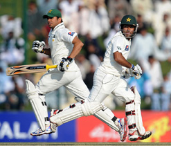 Pakistan fight hard as England chase win