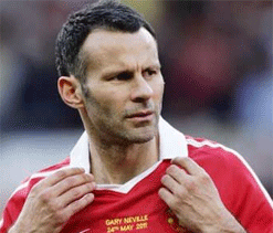 Giggs aims to play on for at least another season