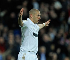 Karim Benzema helps fire Real Madrid six points clear