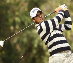 Bhullar takes lead with eight-under 63 in Macau Open