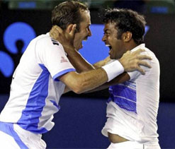 Bopanna-Bhupathi, Paes-Stepanek advance in Shanghai Masters