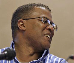 Majola criticized for accusing Mbalula of functioning like apartheid-style minister