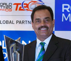 Vengsarkar among ex-cricketers to feature in Super Sixes tourney