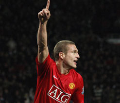 Manchester United consider shock Vidic sale amid Anzhi interest