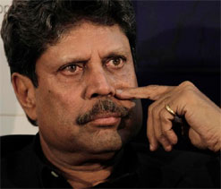 Kapil Dev backs Dhoni as India skipper