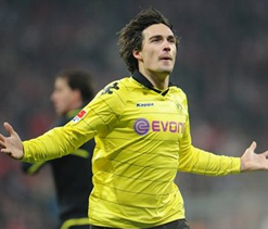 Schalke, Dortmund advance in German Cup