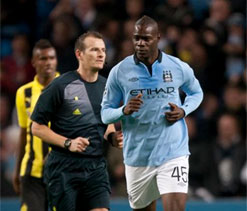 Mario Balotelli rescues precious CL point for Manchester City