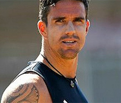 Pietersen to meet team-mates personally before England call-up
