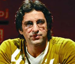 Wasim Akram cautions against over-coaching national team
