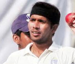 Pacer Ashok Dinda asked to join cricket squad in Ahmedabad