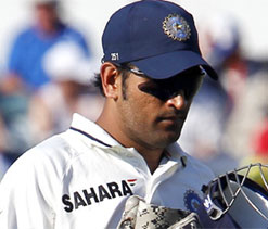 Ashwin should concentrate on stock delivery: Dhoni