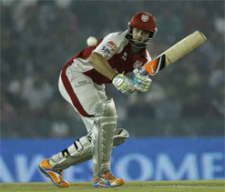 Gilchrist to play for Kings XI Punjab in 2013 IPL