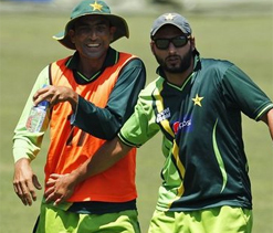 FBR warns Pakistani cricketers for tax evasion