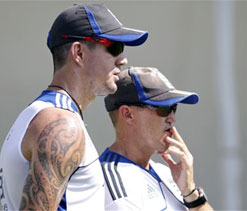 Flower backs England batsmen to banish spin demons in India