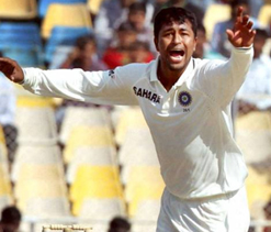Ojha clings on to 5th spot, no Indian batsman in top-10