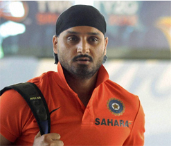 Dhoni should not be judged by just one bad game: Harbhajan