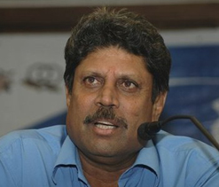Let Sachin decide his retirement: Kapil Dev